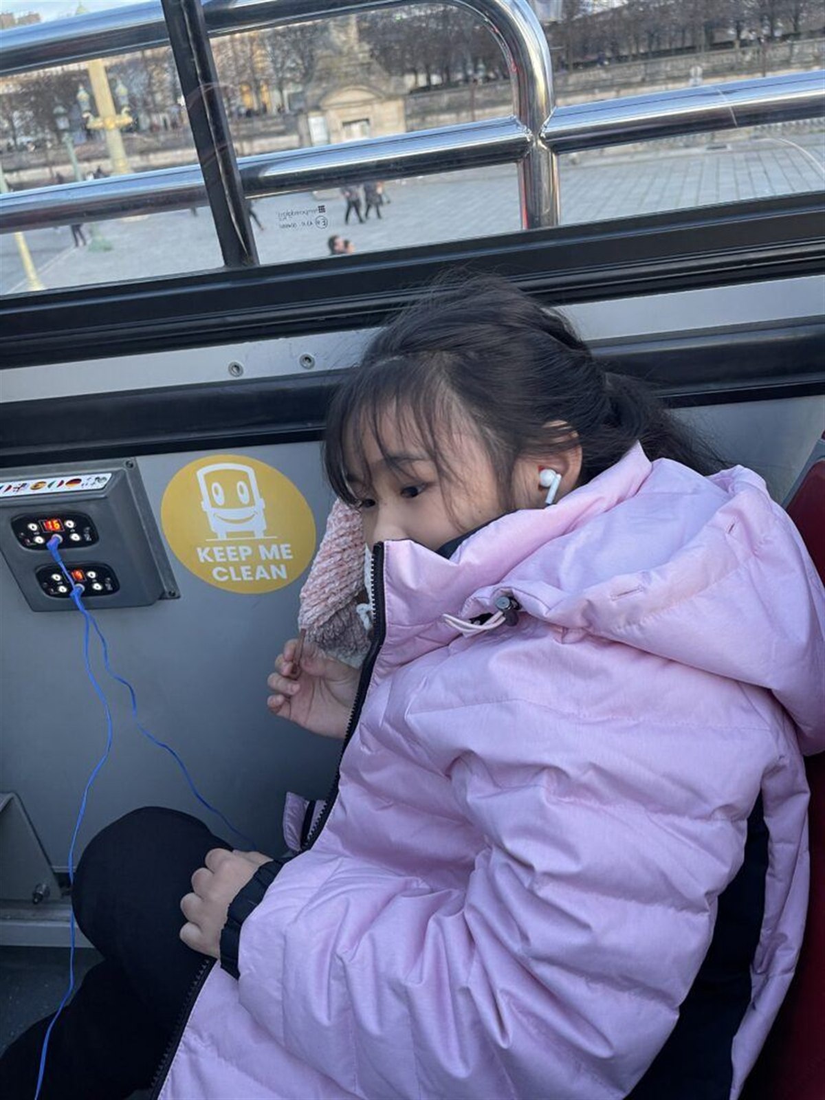 Open-top sightseeing bus, Paris