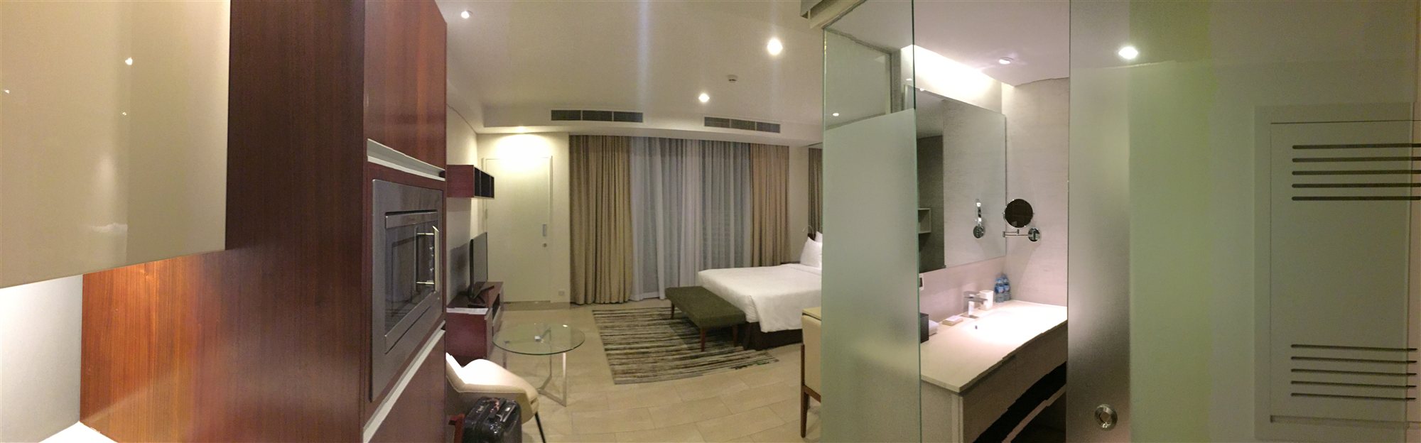 Panoramic view of the hotel room at Sila Urban Living
