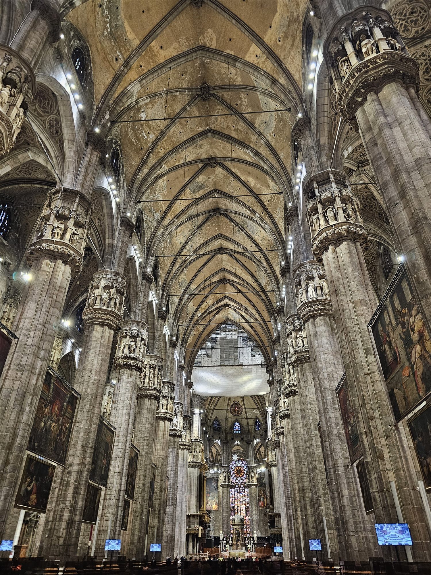 The soaring Gothic nave of the Duomo di Milano