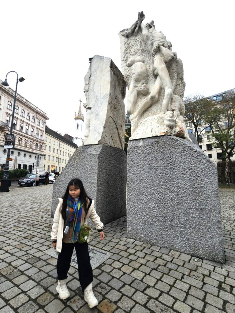 Memorial Against War and Fascism, Vienna