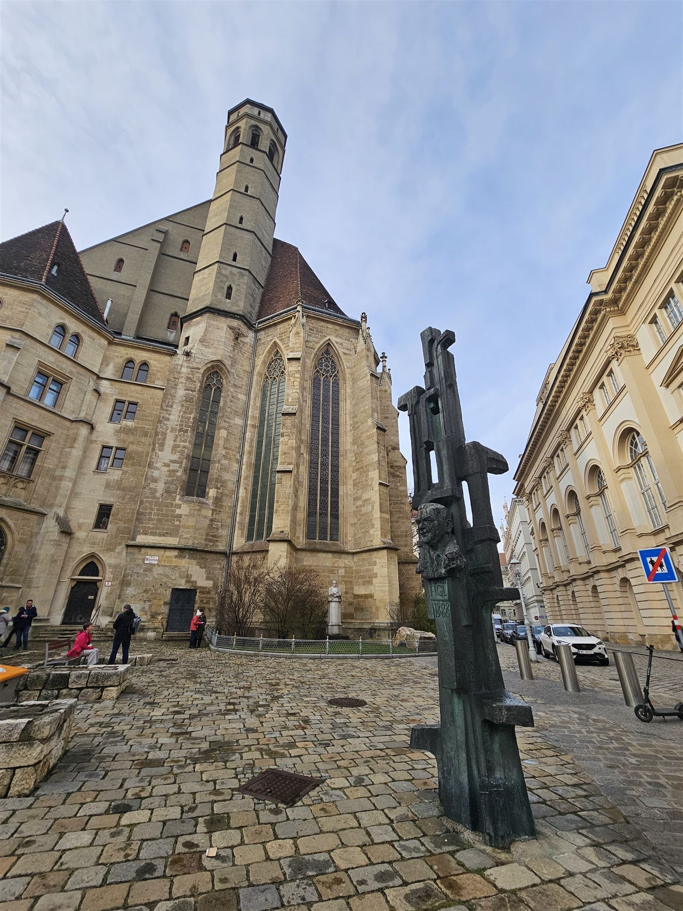 Minoriten Church exterior with the Leopold-Figl-Denkmal memorial, Vienna