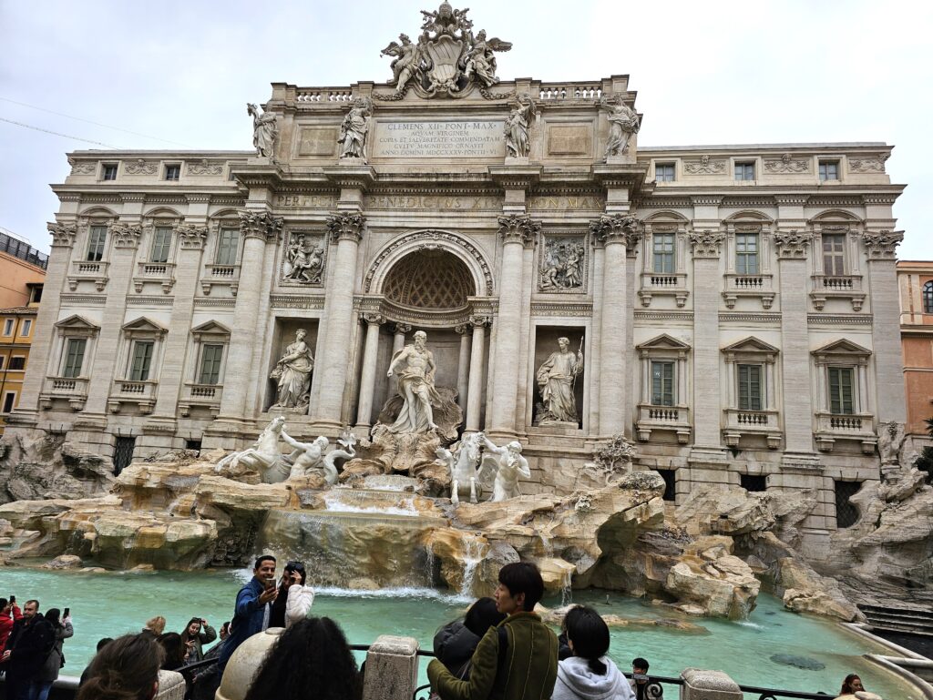 trevi fountain