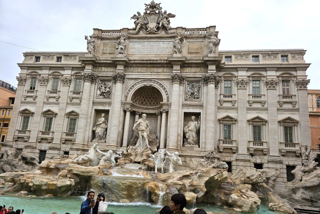 trevi fountain