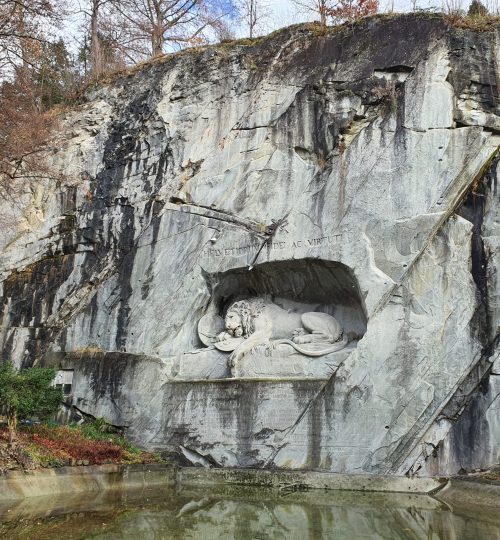 lion monument